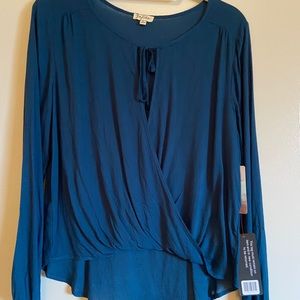 Neck tie crisscross long sleeve top